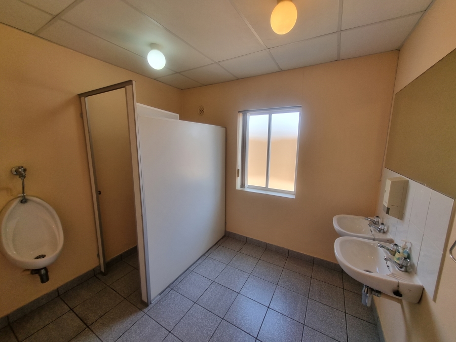 To Let commercial Property for Rent in Marconi Beam Industria Western Cape